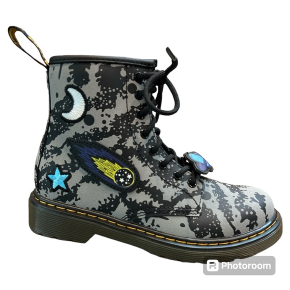 Dr Marten’s kids’ Junior 1460 Space Hydro Leather boots US 2 UK 1 EU 33 NEWl - Picture 3 of 7